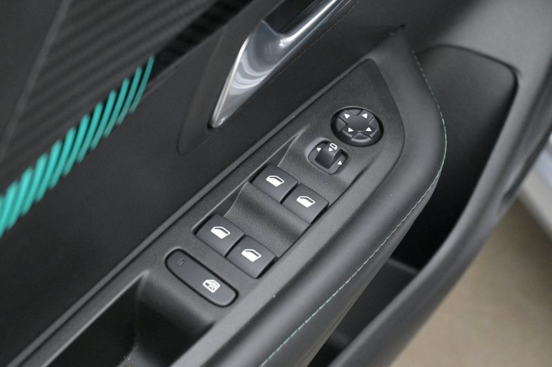 Peugeot e-208 bild 12