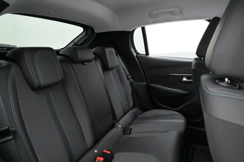 Peugeot e-208 bild 21