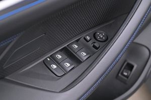 BMW i4 bild 11