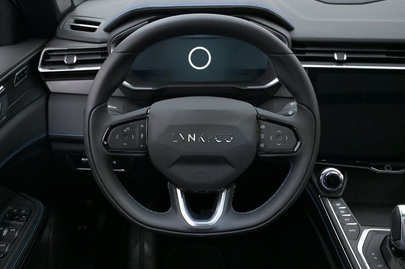 Lynk & Co 01 bild 7