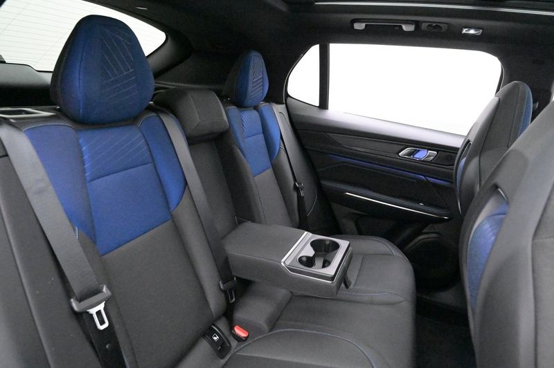Lynk & Co 01 bild 21