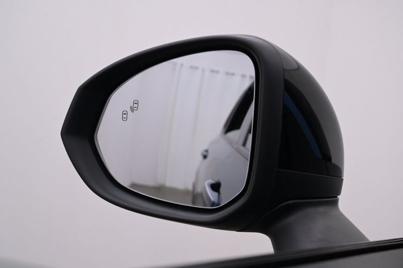 Lynk & Co 01 bild 19