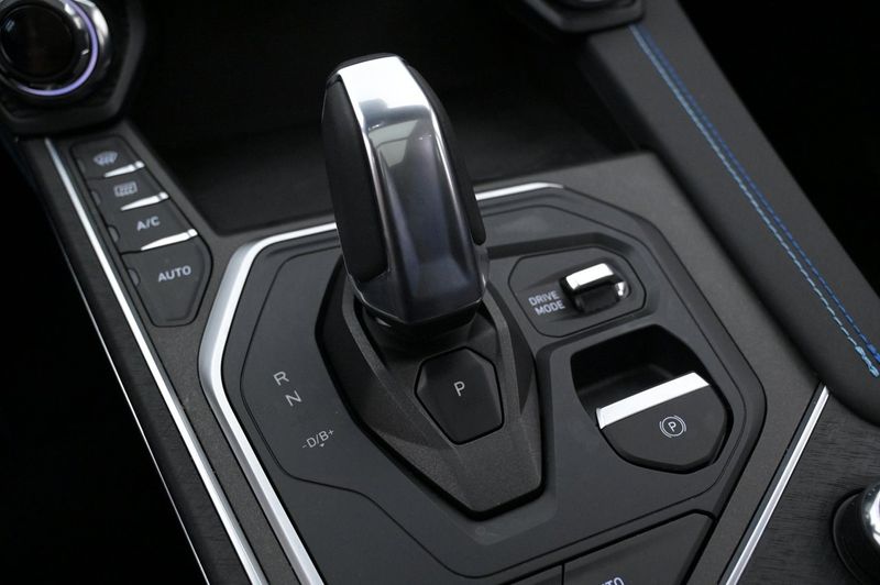 Lynk & Co 01 bild 18