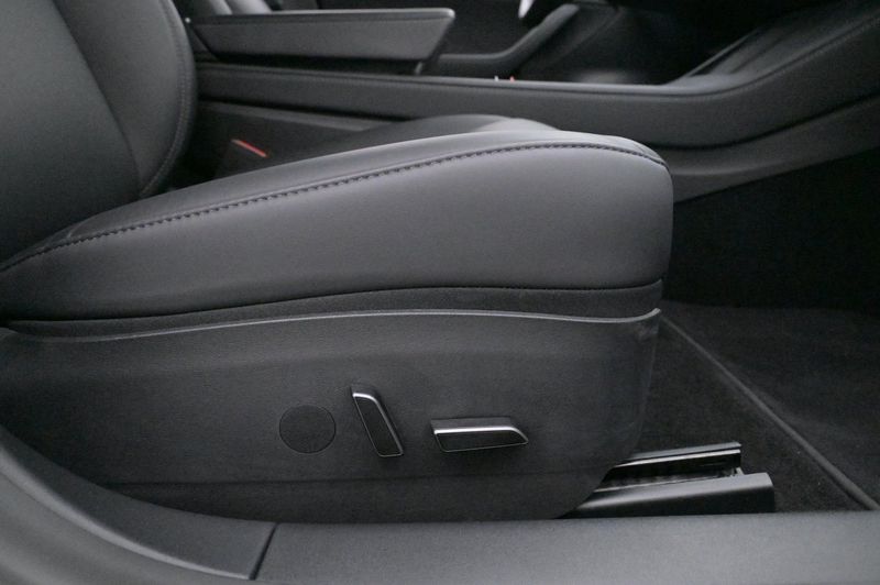 Tesla Model 3 bild 12
