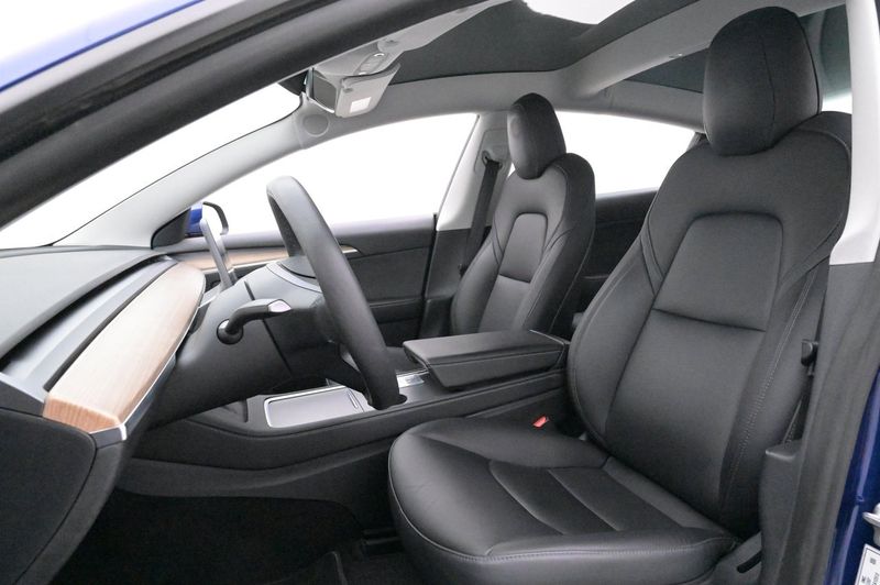 Tesla Model 3 bild 8