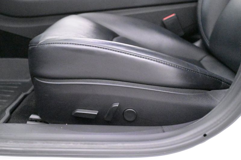 Tesla Model 3 bild 11