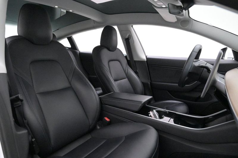 Tesla Model 3 bild 12