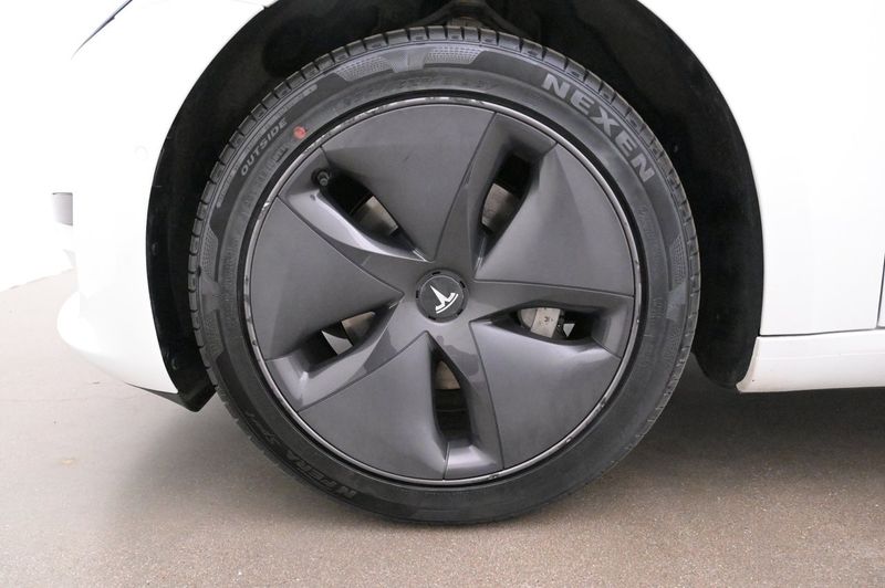 Tesla Model 3 bild 27