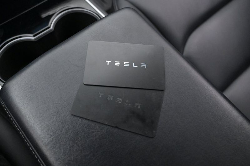 Tesla Model 3 bild 22