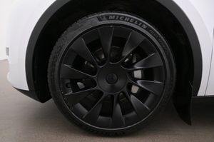 Tesla Model Y bild 27