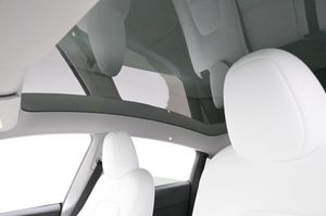 Tesla Model Y bild 25