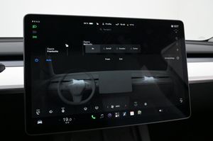 Tesla Model Y bild 20