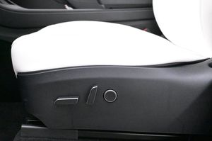 Tesla Model Y bild 11