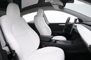 Tesla Model Y bild 12