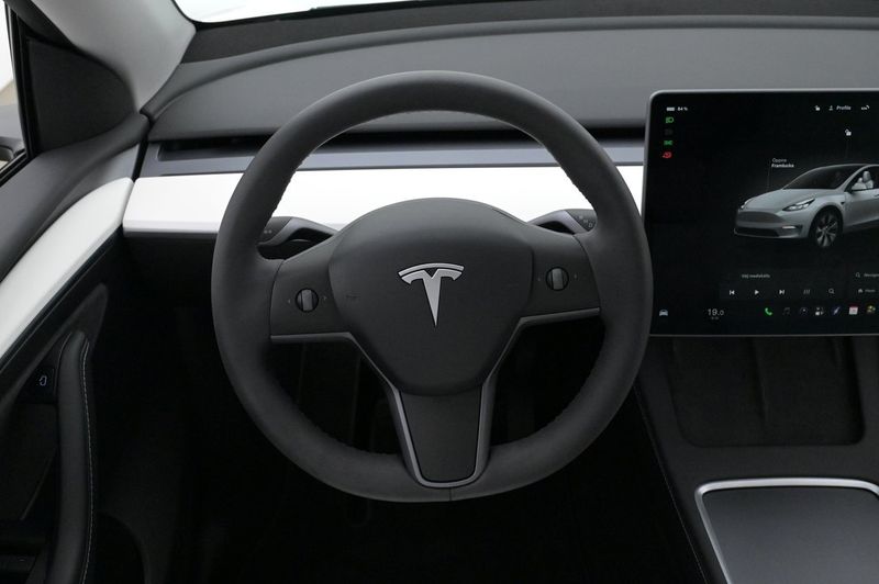 Tesla Model Y bild 7