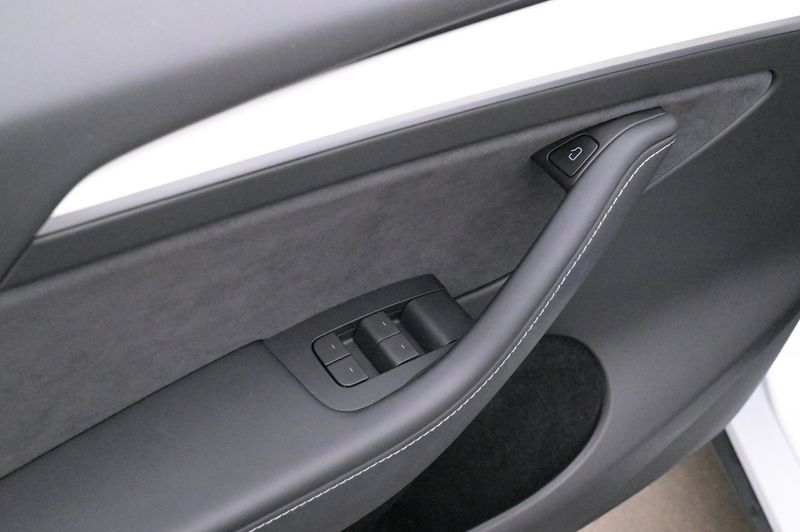 Tesla Model Y bild 10