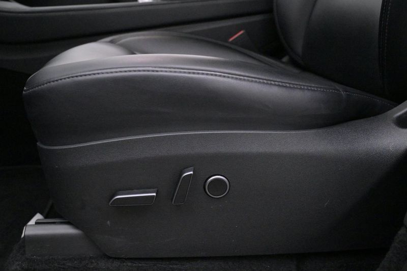 Tesla Model Y bild 11