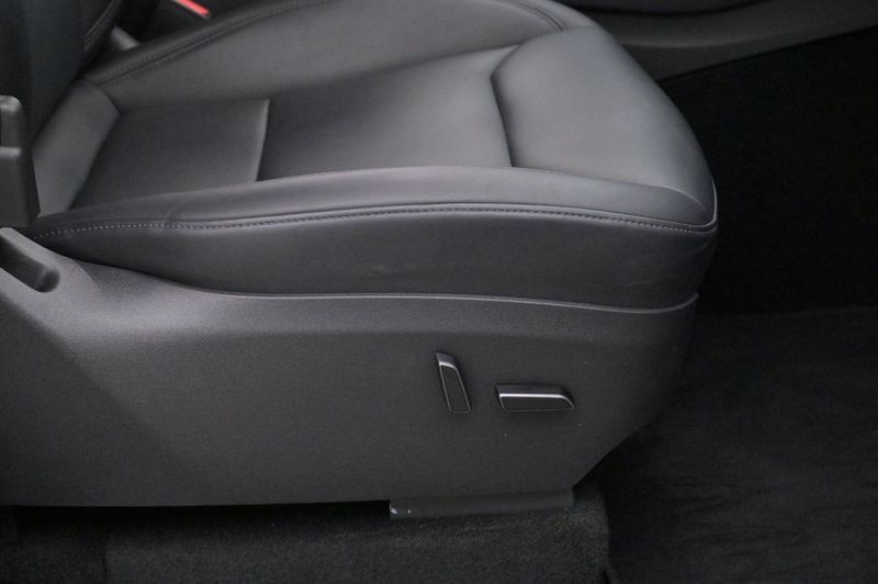 Tesla Model Y bild 13