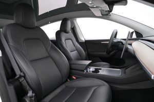 Tesla Model Y bild 12