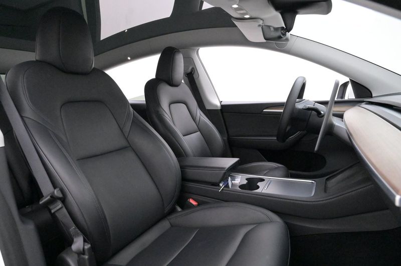 Tesla Model Y bild 12