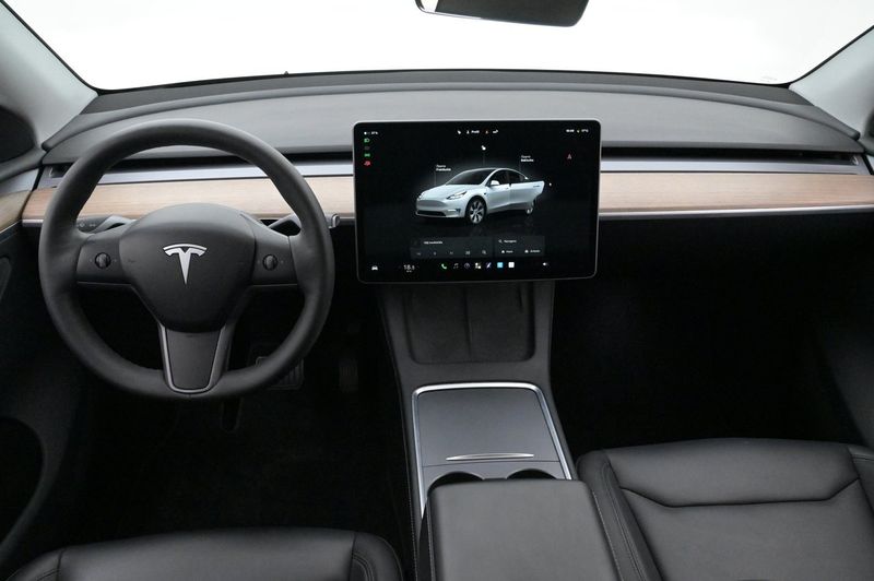 Tesla Model Y bild 6