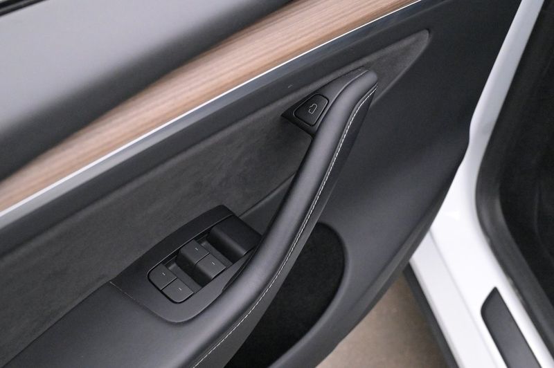 Tesla Model Y bild 10