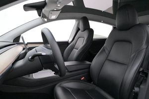 Tesla Model Y bild 9