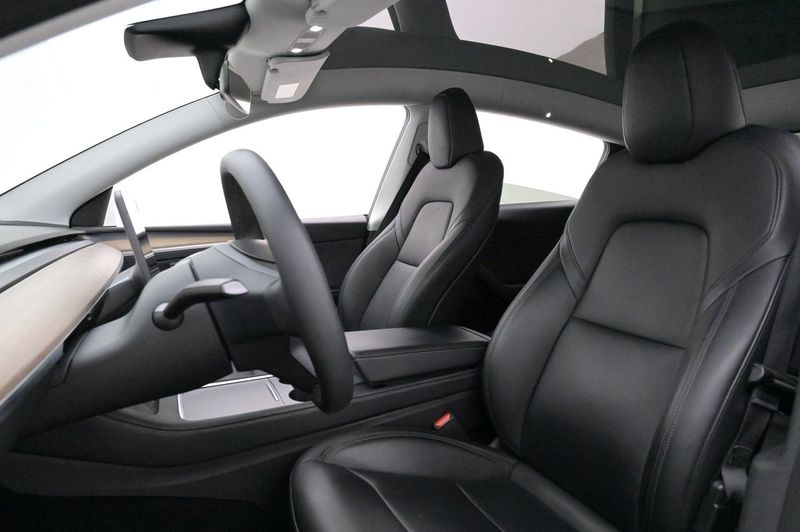 Tesla Model Y bild 9