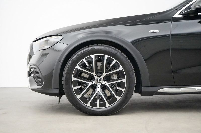 Mercedes E300 bild 2