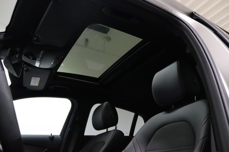 Mercedes GLC300 bild 19
