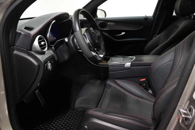 Mercedes GLC300 bild 9