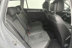 Volkswagen Passat bild 8