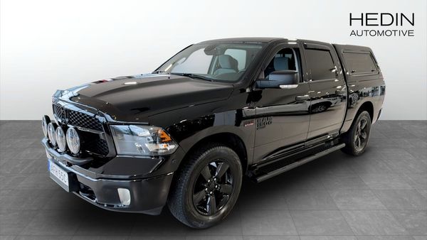 RAM 1500 CLASSIC BLACK CREW CAB 4X4 - 2023