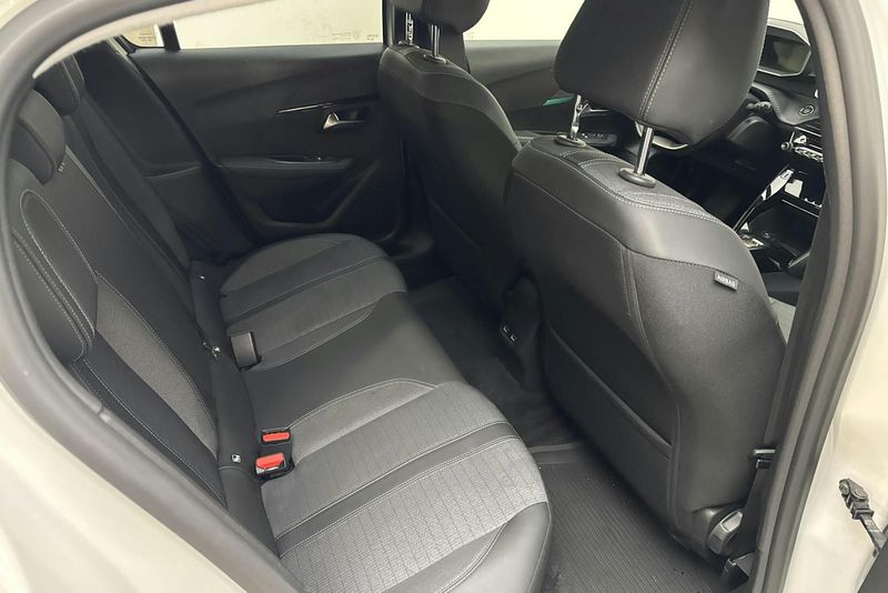 Peugeot 208 bild 8