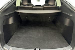Tesla Model Y bild 9