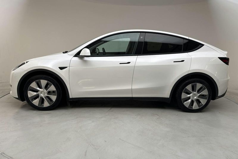 Tesla Model Y bild 2