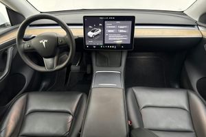 Tesla Model Y bild 6
