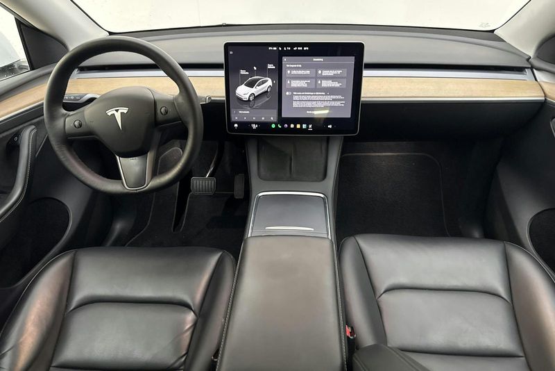 Tesla Model Y bild 6