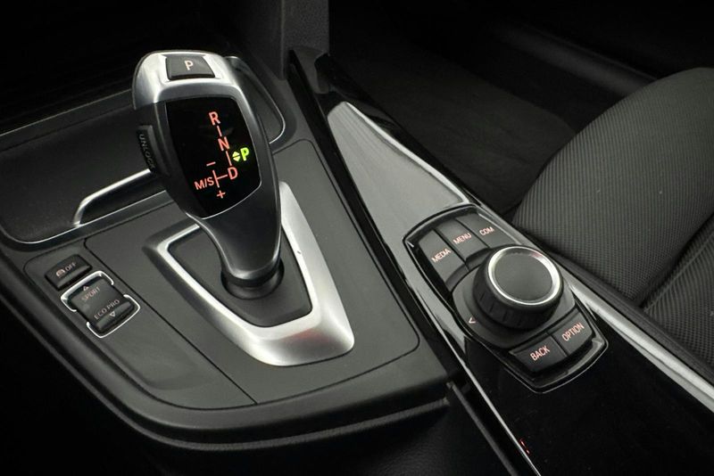 BMW 320 bild 12