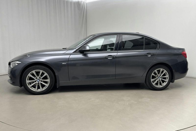BMW 320 bild 2
