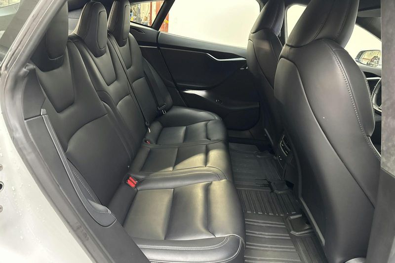 Tesla Model S bild 8