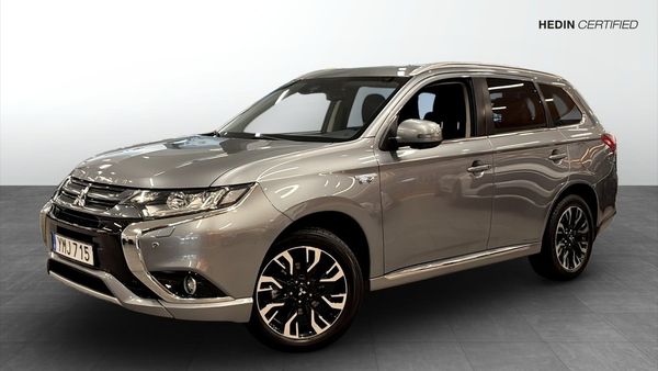 Mitsubishi Outlander PHEV 4WD CVT 203hp Business / PANO / DRAG / 360-KAMERA - 2017