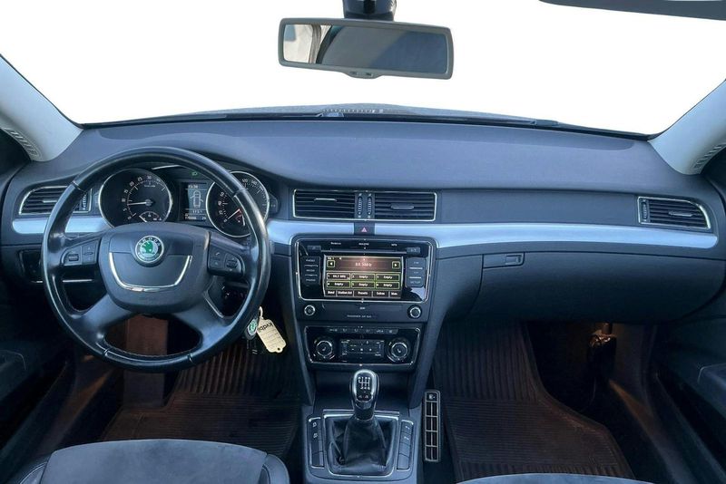 Skoda Superb bild 6