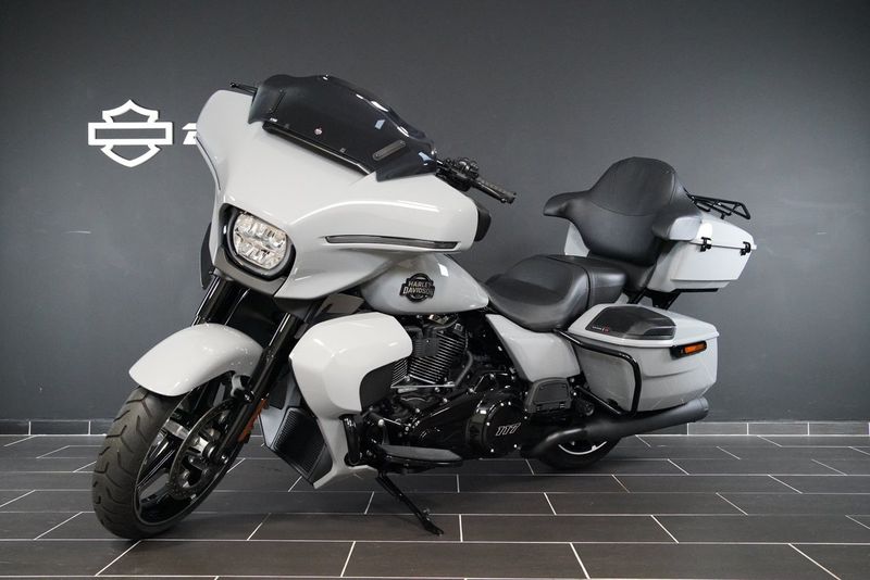 Harley-Davidson Street Glide Ultra bild 10