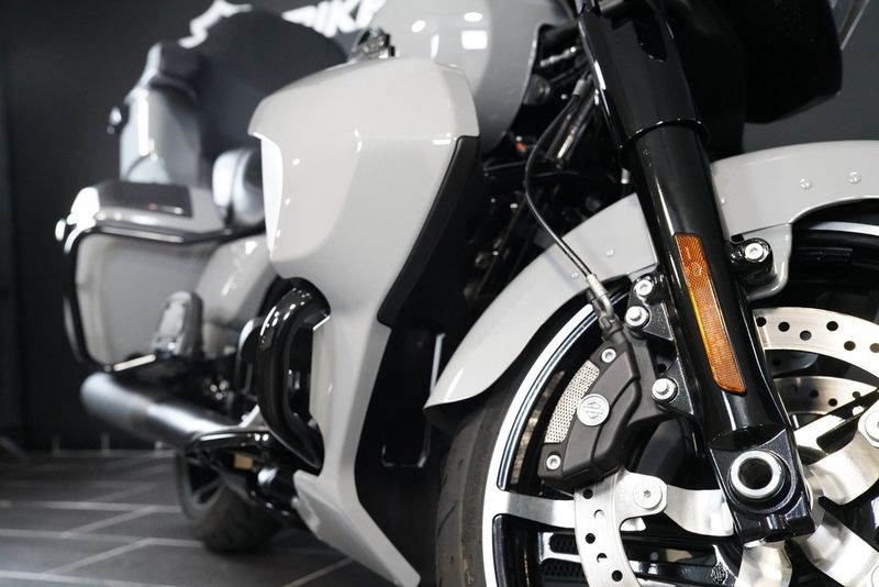 Harley-Davidson Street Glide Ultra bild 11