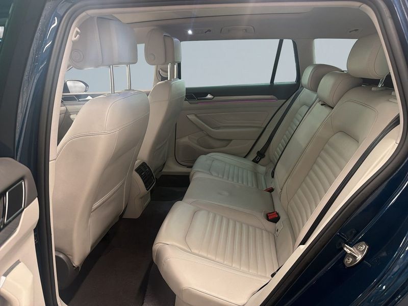 Volkswagen Passat bild 13