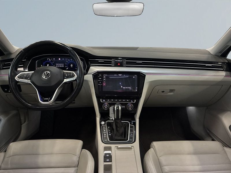 Volkswagen Passat bild 8
