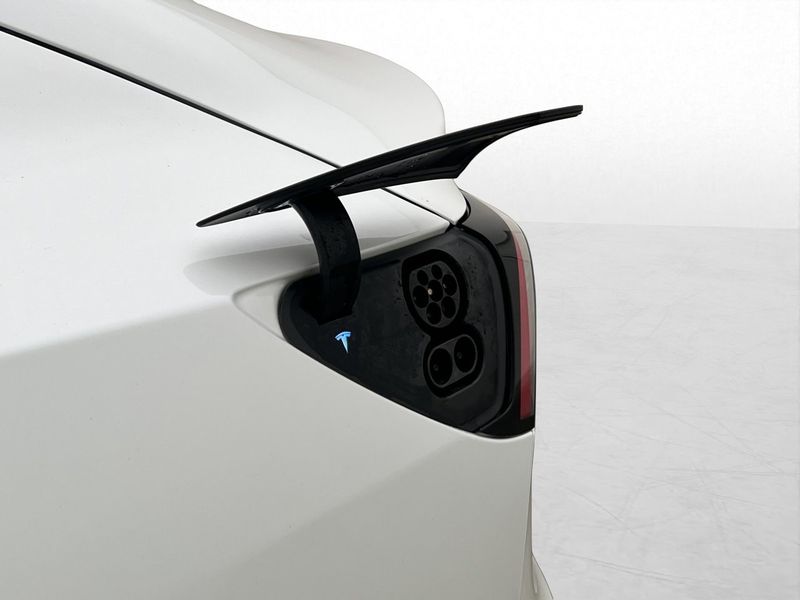 Tesla Model 3 bild 11