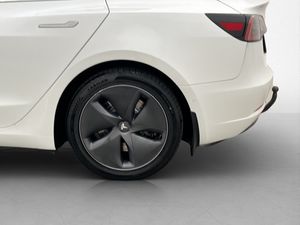 Tesla Model 3 bild 28