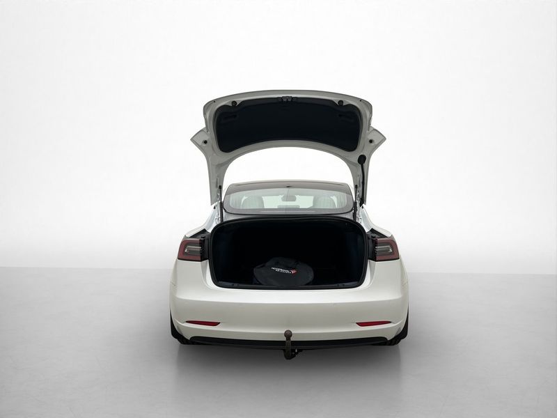 Tesla Model 3 bild 12